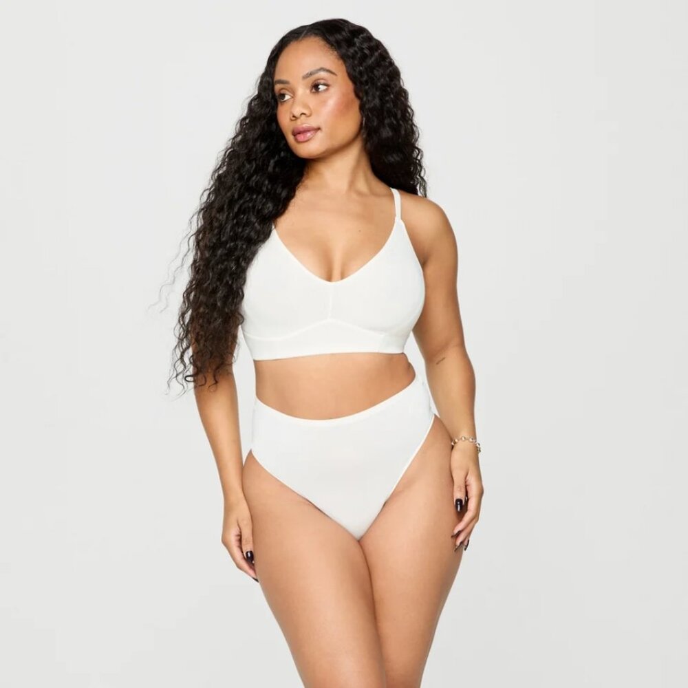 💙💖 Yitty Smoothed Reality Plunge Bra in On My Ivories